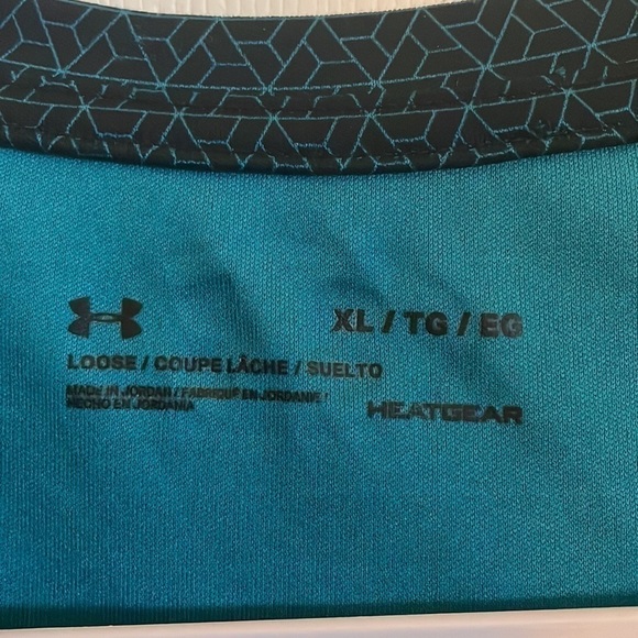 𝅺UNDERARMOUR HeatGear Loose XL Patterned Dark Blue T-shirt - Picture 2 of 3